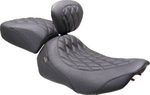 Wide Tripper™ Seat - Solo - Black Stitching - FLT/FLH '23-'25