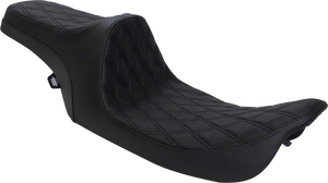 Predator III Seat - Double Diamond - Black Stitched - FLHR/FLHX '99-'07