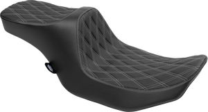 Predator III 2-Up Seat - Vinyl - Double Diamond - Silver Stitching - FLT/FLH '23-'24